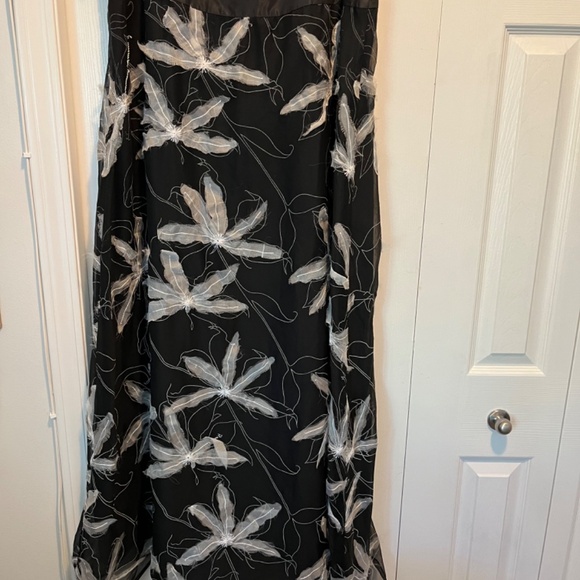 Victor & Milano long skirt size 16 - Picture 10 of 14